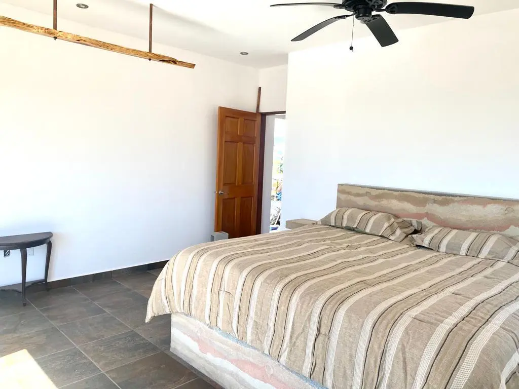 Casa Ola Azul Queensize Bed